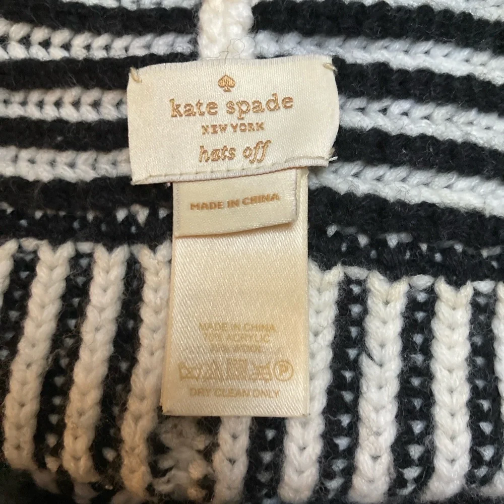 Kate Spade New York Plaited Ribbed Cuff Beanie with a pom-pom Black & White EUC